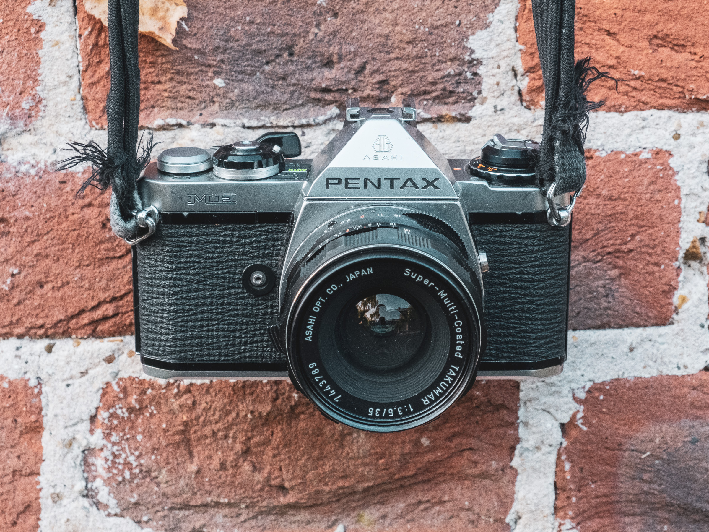 Asahi PENTAX ME Vintage 35mm SLR camera with  Famous Helios Lens