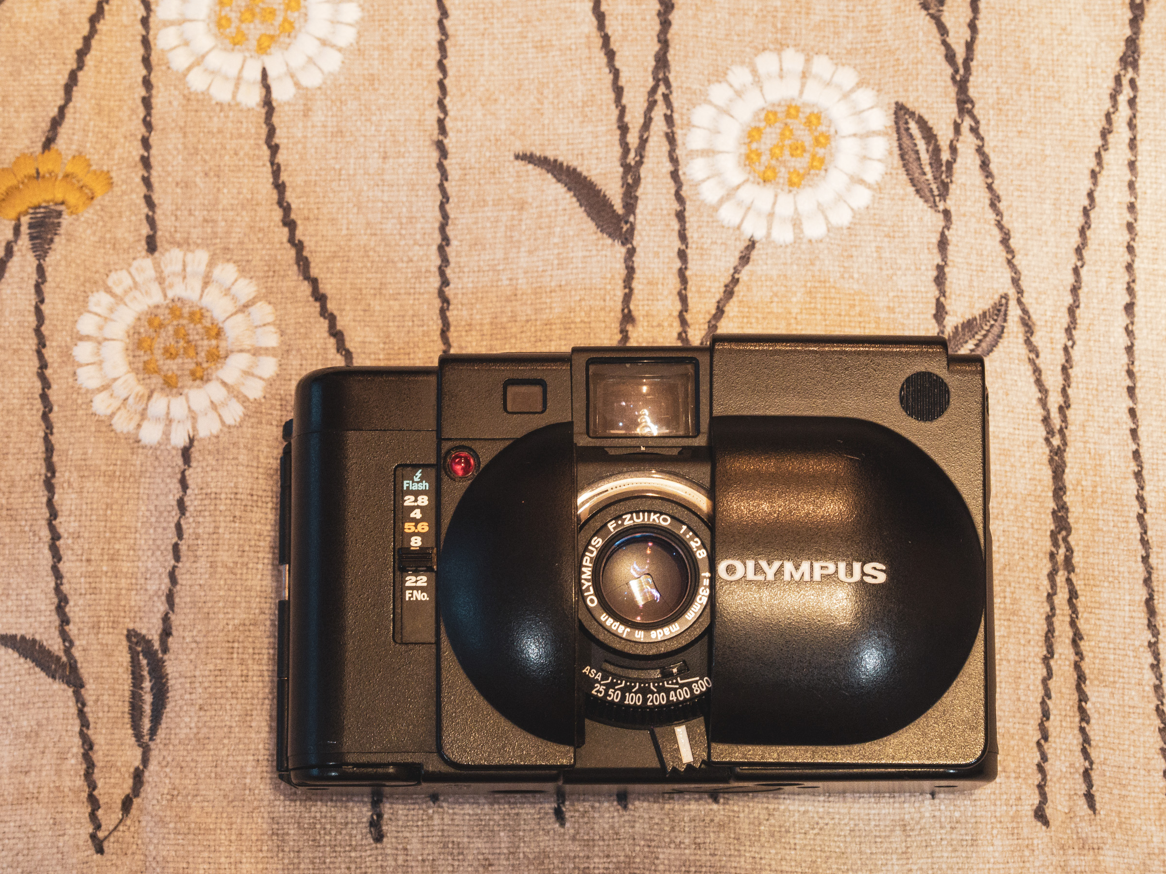 Olympus XA - Retro Film Camera